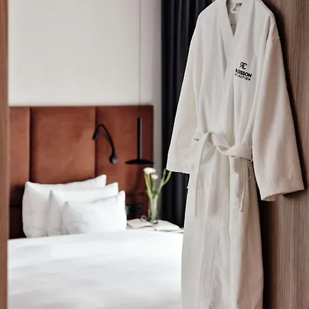 Radisson Collection Hotel, 5* Warschau