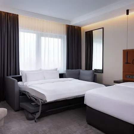 Radisson Collection Hotel, 5* Warschau