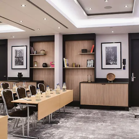 Radisson Collection Hotel, Hotel