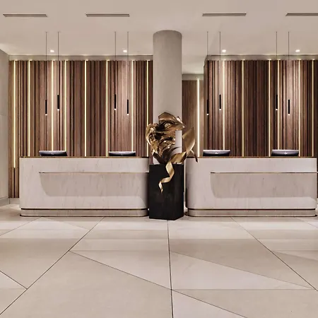 מלון Radisson Collection Hotel,