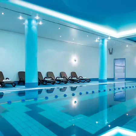 Radisson Collection Hotel, Szálloda 5*