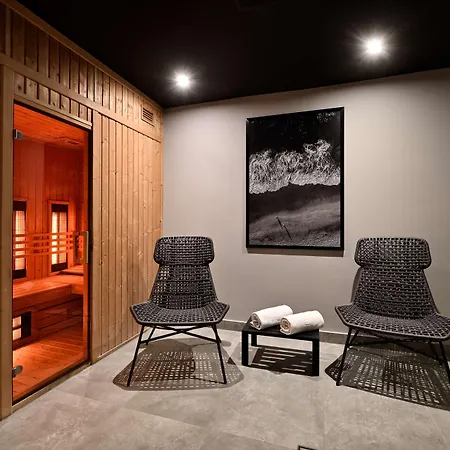 Radisson Collection Hotel,