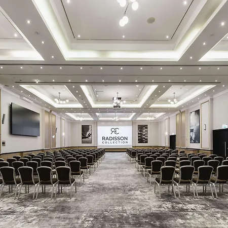 Radisson Collection Hotel, Szálloda Varsó