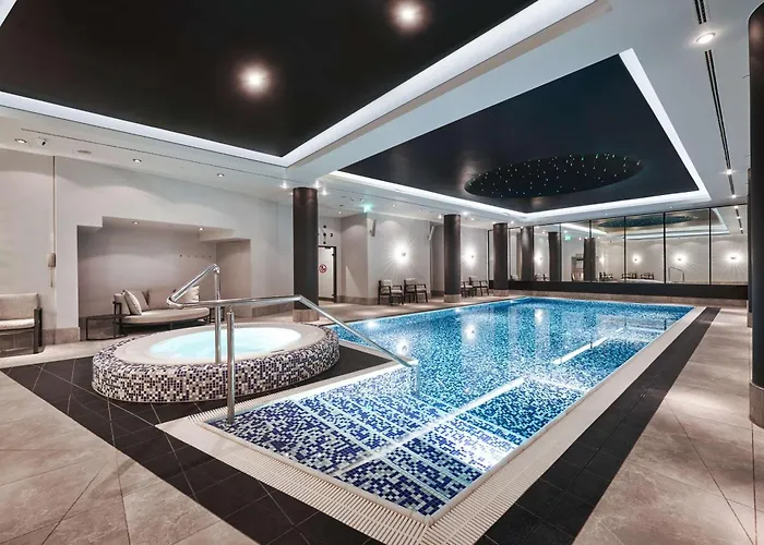 מלון Radisson Collection Hotel,