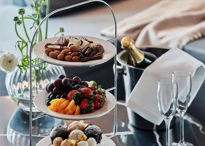 Radisson Collection Hotel, Hotel