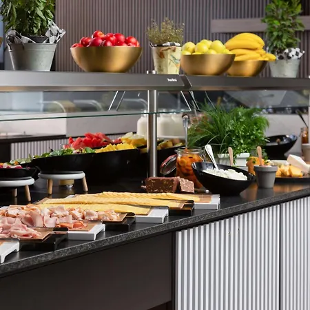 Отель Radisson Collection Hotel, 5*